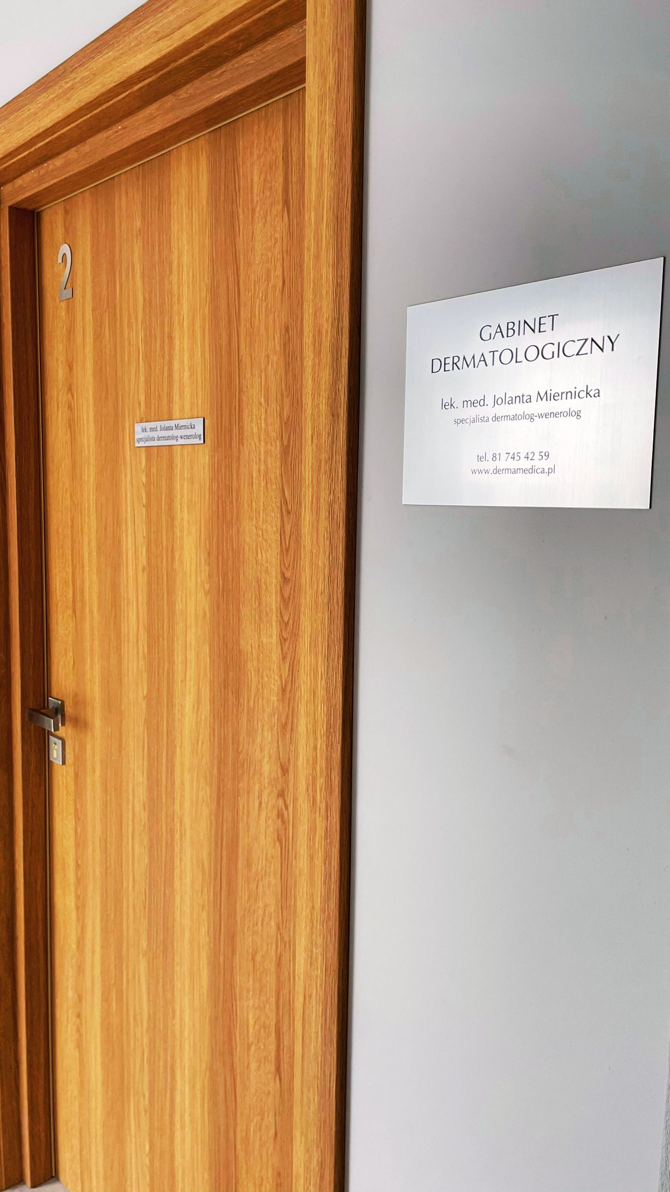 Wejście do gabinetu dermatologicznego — ul. Staszica 20 lok. 2 Lublin